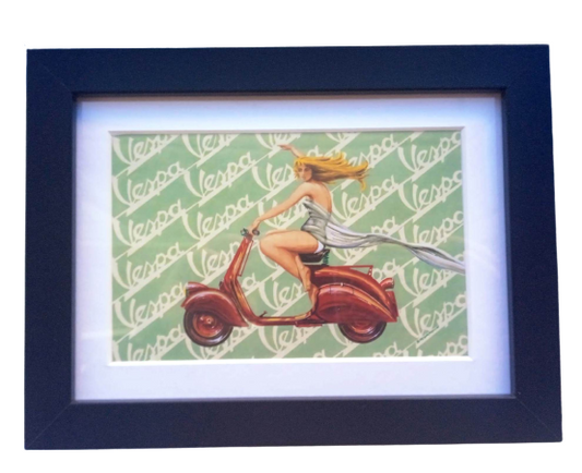 Postal Vespa en marco