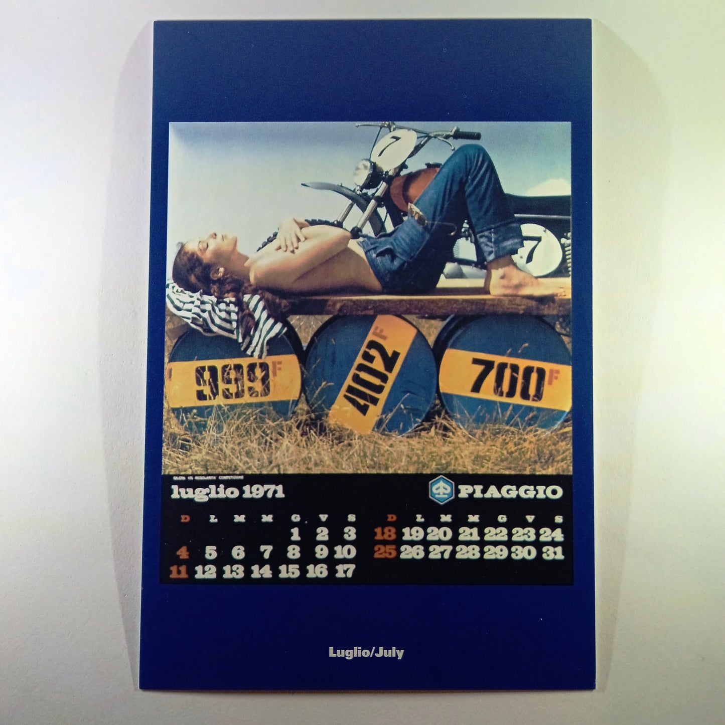 Vespa set 12 postales Calendario Piaggio 71