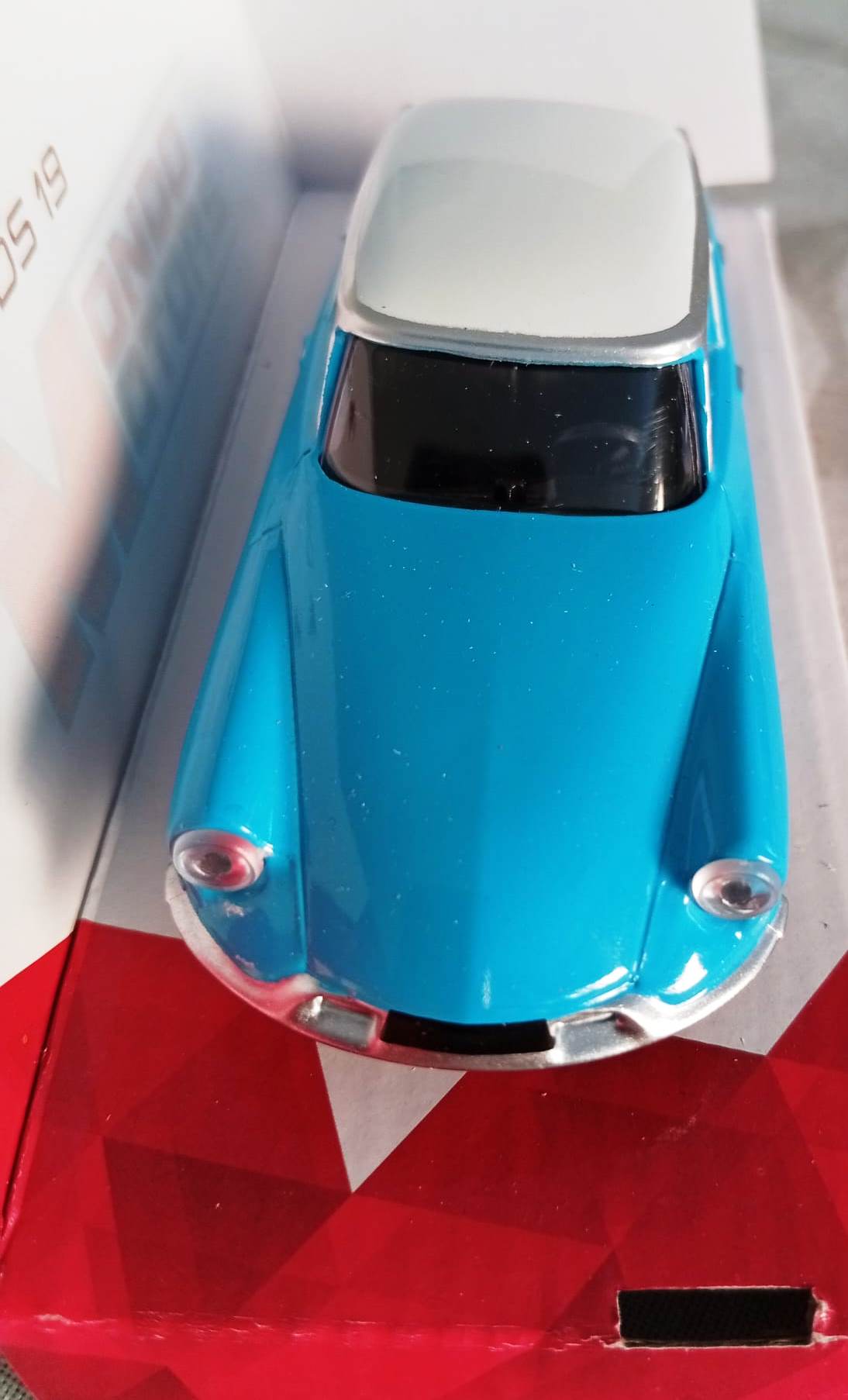 Modelo Citroen DS19 escala 1:43