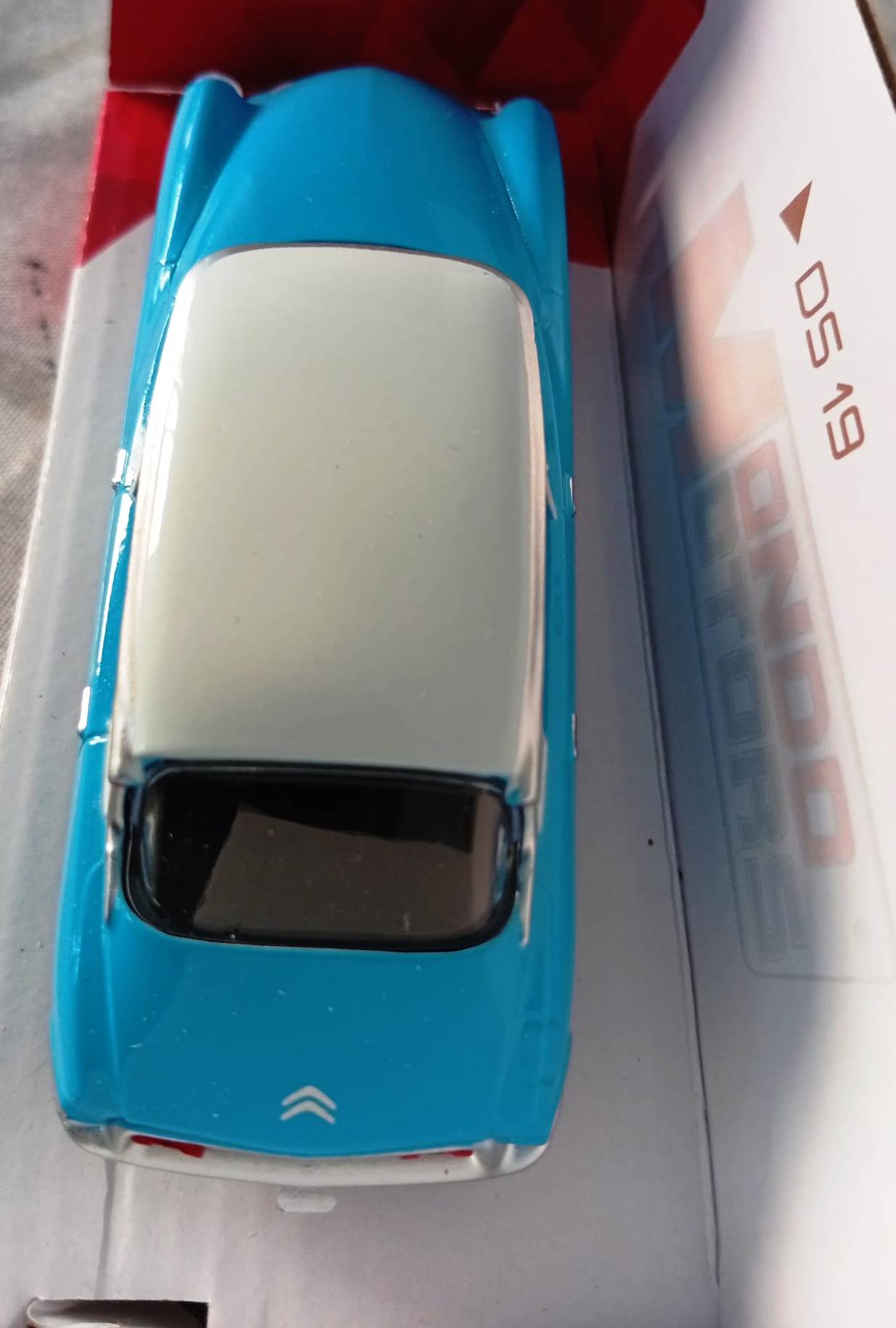 Modelo Citroen DS19 escala 1:43