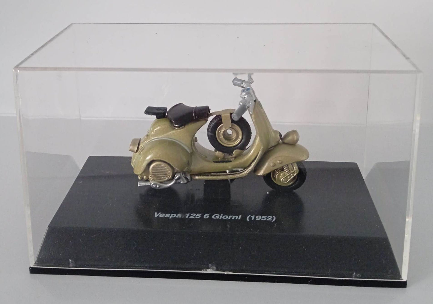 Modelo Vespa 125  6 giorni ( 1952 ) Escala 1/32