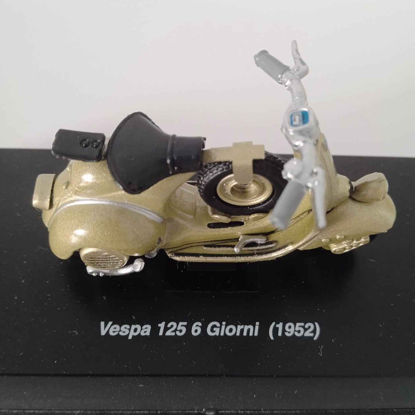 Modelo Vespa 125  6 giorni ( 1952 ) Escala 1/32