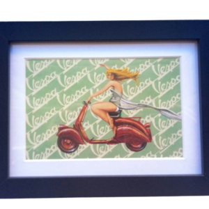 Postal Vespa en marco