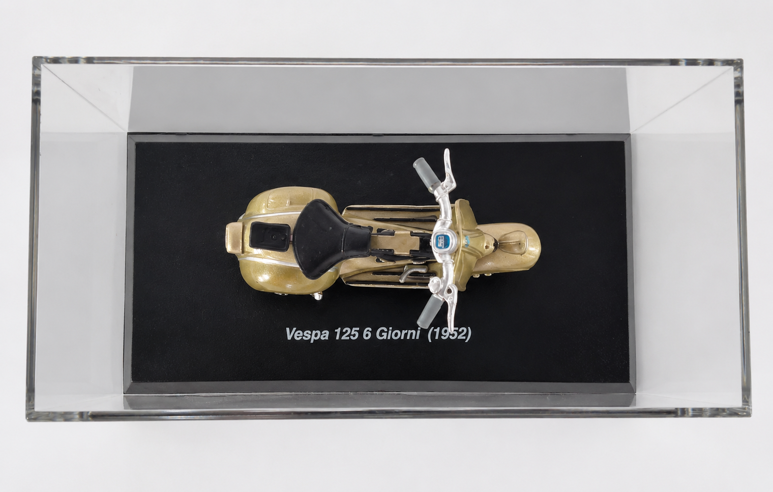 Miniatura Vespa 125 6 Giorni (1952) - Colección Escala 1:32 con Vitrina Expositora - Imagen 3